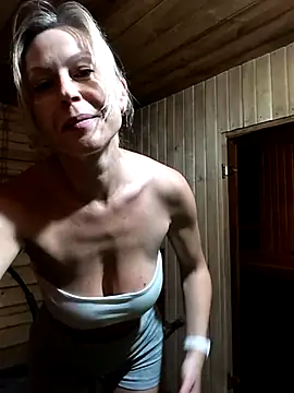 Snapshot of Elle_Milfa chatting on 06-14-26, 01:46 Elle Milfa online show from 06-14-26, 01:46