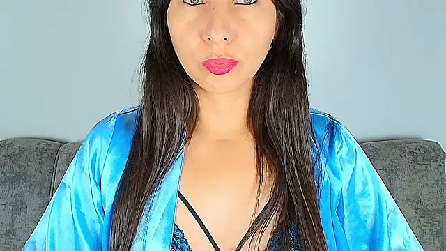 Snapshot of alana_pink95 chatting on 11-18-25, 10:41 alana pink95 online show from 11-18-25, 10:41