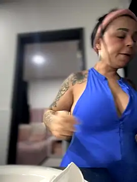 Natural BIGASS Nina online show from 11-26-25, 10:05