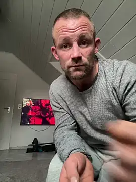 Snapshot of superbertok chatting on 11-09-25, 01:20 superbertok online show from 11-09-25, 01:20