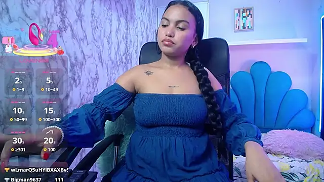 Snapshot of valeria_martinez19 chatting on 12-21-25, 10:00 valeria martinez19 online show from 12-21-25, 10:00