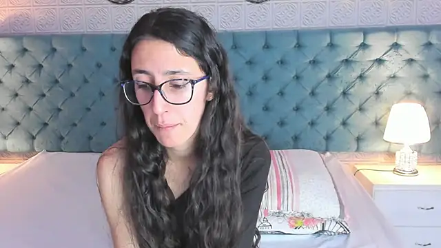 Snapshot of GirafMusic chatting on 01-07-26, 01:46 GirafMusic online show from 01-07-26, 01:46