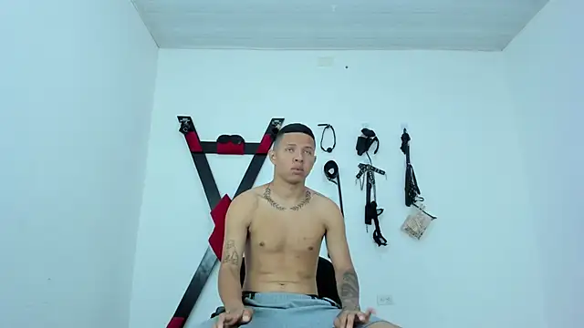 Steven19 LatinBoy online show from 11-10-25, 11:31