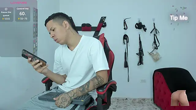 Steven19 LatinBoy online show from 11-15-25, 11:29