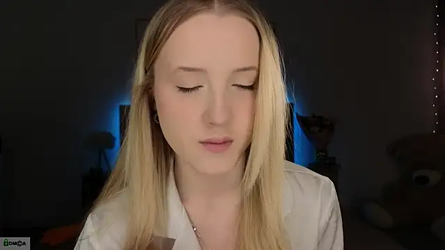 Snapshot of adele_armass chatting on 02-19-26, 09:33 adele armass online show from 02-19-26, 09:33