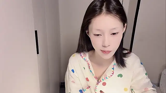 yuyu-33 online show from 11-24-25, 01:38