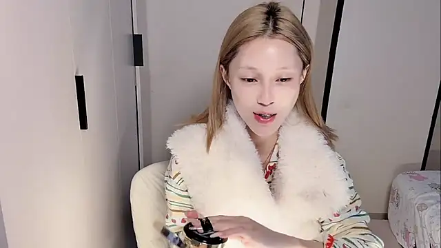 yuyu-33 online show from 03-04-26, 01:11