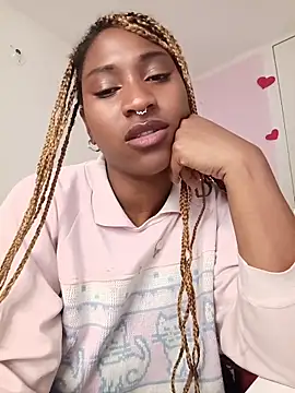 Snapshot of EvonyFoxxx chatting on 06-20-26, 04:15 EvonyFoxxx online show from 06-20-26, 04:15