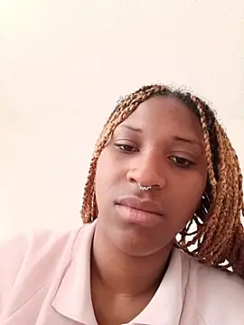 Snapshot of EvonyFoxxx chatting on 06-21-26, 04:42 EvonyFoxxx online show from 06-21-26, 04:42