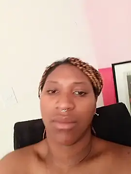 Snapshot of EvonyFoxxx chatting on 07-19-26, 05:38 EvonyFoxxx online show from 07-19-26, 05:38