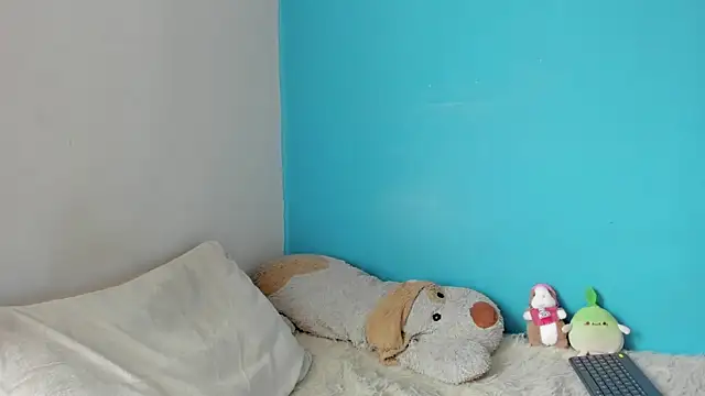 Snapshot of -EMILY_SWAN- chatting on 03-10-26, 06:46 -EMILY SWAN- online show from 03-10-26, 06:46