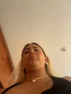 Elina Hills online show from 01-16-26, 05:28