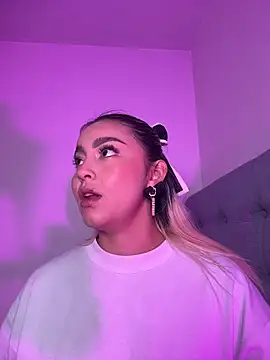 Elina Hills online show from 02-04-26, 03:07