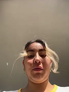 Elina Hills online show from 02-26-26, 02:05