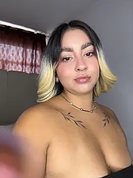 Snapshot of Elina_Hills chatting on 06-17-26, 06:53 Elina Hills online show from 06-17-26, 06:53