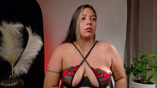 Zara Nova online show from 04-22-26, 05:47