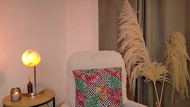 Snapshot of Zara_Nova chatting on 05-17-26, 02:46 Zara Nova online show from 05-17-26, 02:46