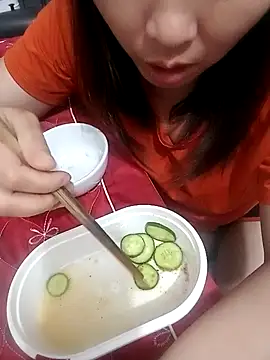 Snapshot of Elina_99 chatting on 11-17-25, 04:51 Elina 99 online show from 11-17-25, 04:51