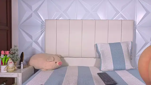 Luna  grace online show from 01-05-26, 10:02