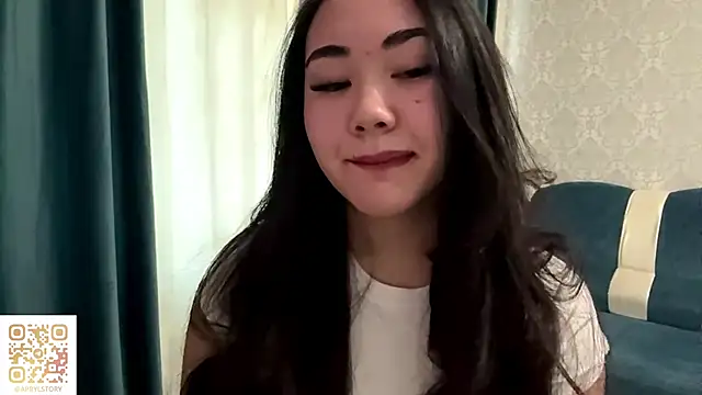 Snapshot of APRYLSUN chatting on 11-15-25, 11:07 APRYLSUN online show from 11-15-25, 11:07