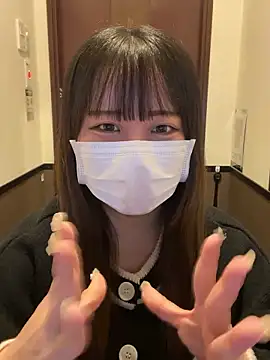 Snapshot of emiri_da_nyan chatting on 11-17-25, 04:51 emiri da nyan online show from 11-17-25, 04:51