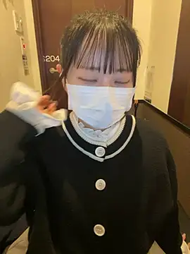 Snapshot of emiri_da_nyan chatting on 11-19-25, 10:10 emiri da nyan online show from 11-19-25, 10:10