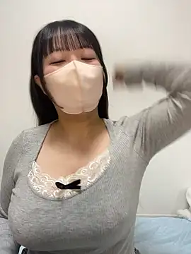 Snapshot of emiri_da_nyan chatting on 05-23-26, 10:19 emiri da nyan online show from 05-23-26, 10:19