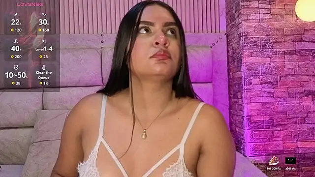 Snapshot of amarahanks1 chatting on 11-27-25, 08:22 amarahanks1 online show from 11-27-25, 08:22