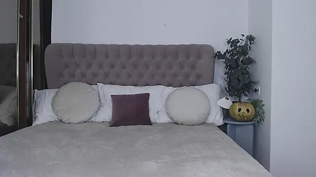 Sandra angel  online show from 11-09-25, 09:24