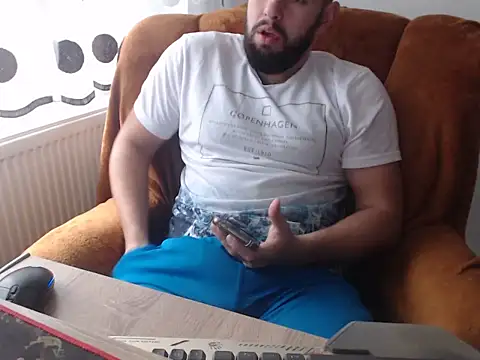 Snapshot of strongcoffee10 chatting on 11-12-25, 07:20 strongcoffee10 online show from 11-12-25, 07:20