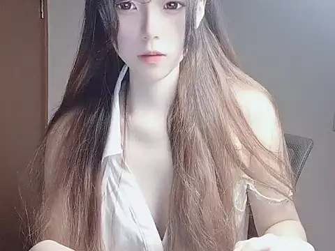 JuliaNoir online show from 10-31-25, 09:43