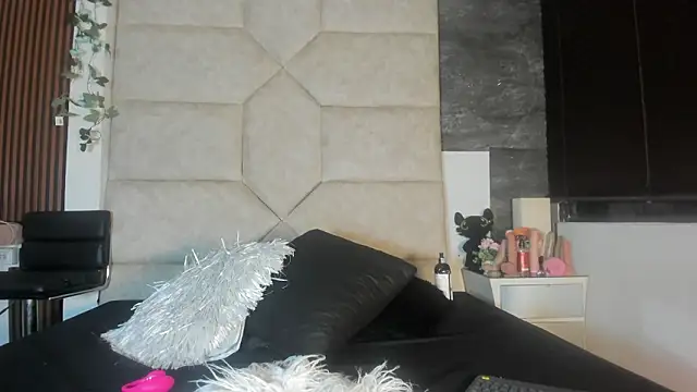 Liia Leens online show from 02-17-26, 03:36