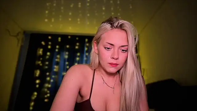 Snapshot of alisaoceaneeyes chatting on 11-11-25, 12:27 alisaoceaneeyes online show from 11-11-25, 12:27