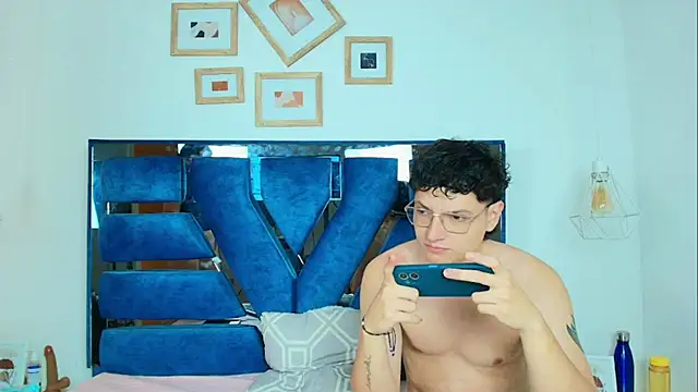 Zoe And Dylan  online show from 01-14-26, 12:44