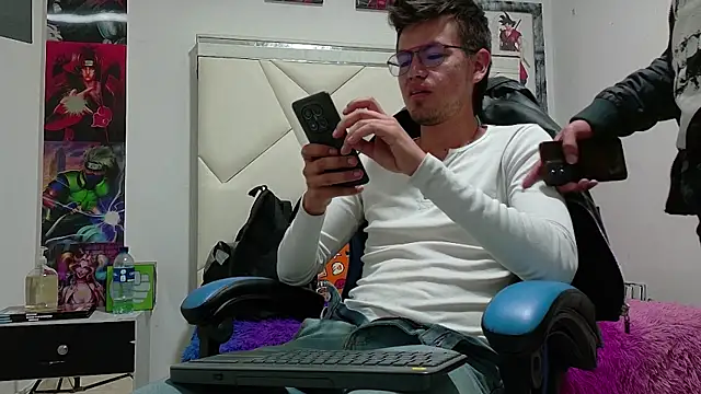 Snapshot of NICK_VERS chatting on 11-28-25, 07:49 NICK VERS online show from 11-28-25, 07:49