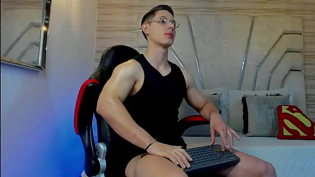 MAXTHOMSON online show from 01-15-26, 04:06