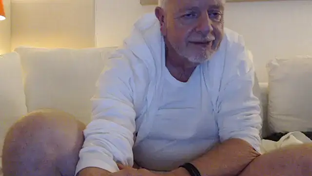 Snapshot of Dennislover007 chatting on 11-06-25, 06:09 Dennislover007 online show from 11-06-25, 06:09