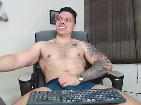 Snapshot of Noah_Swagger_ chatting on 11-30-25, 08:51 Noah Swagger online show from 11-30-25, 08:51