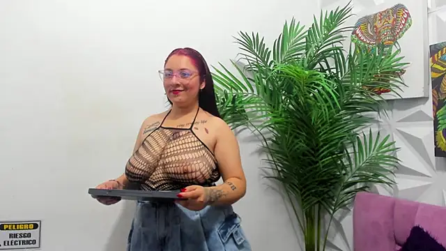 Anggie Miller online show from 12-17-25, 11:16