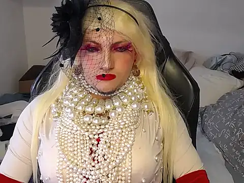 VanesaCrossic online show from 12-04-25, 08:34