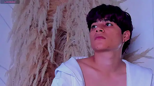 Leo Glow online show from 02-14-26, 12:35