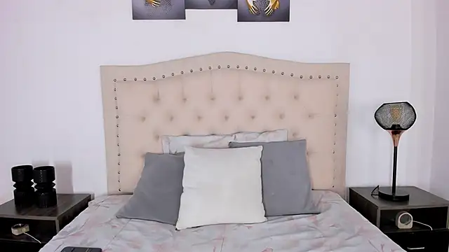 bustyluciana      online show from 03-04-26, 08:15