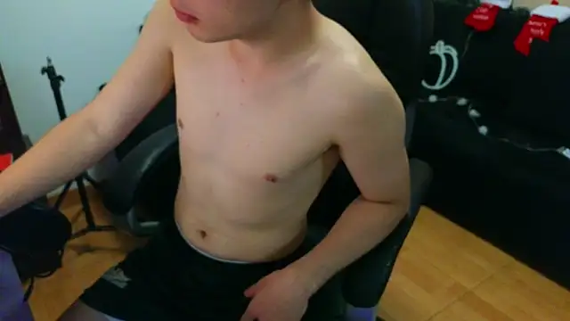 petitegigant33 online show from 11-11-25, 01:05