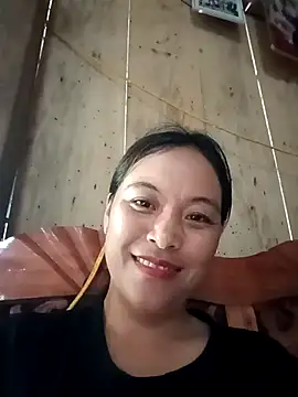 Snapshot of Alice-567 chatting on 05-07-26, 02:17 Alice-567 online show from 05-07-26, 02:17