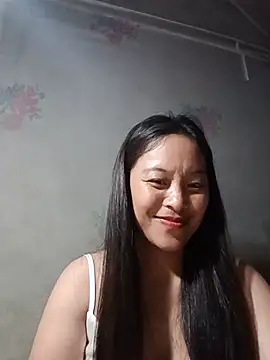 Snapshot of Alice-567 chatting on 05-21-26, 01:01 Alice-567 online show from 05-21-26, 01:01