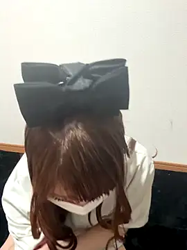 jura xxx online show from 12-18-25, 09:48