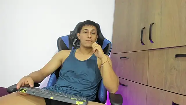 dorman boy online show from 12-19-25, 02:40