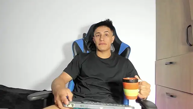 dorman boy online show from 02-02-26, 04:33