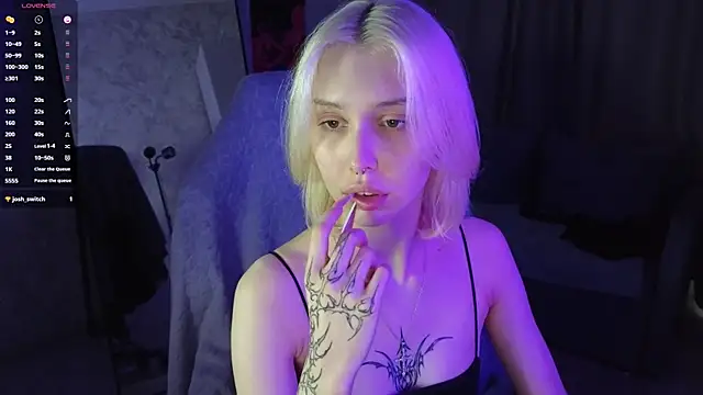 Snapshot of goth__tv chatting on 11-15-25, 09:28 goth tv online show from 11-15-25, 09:28