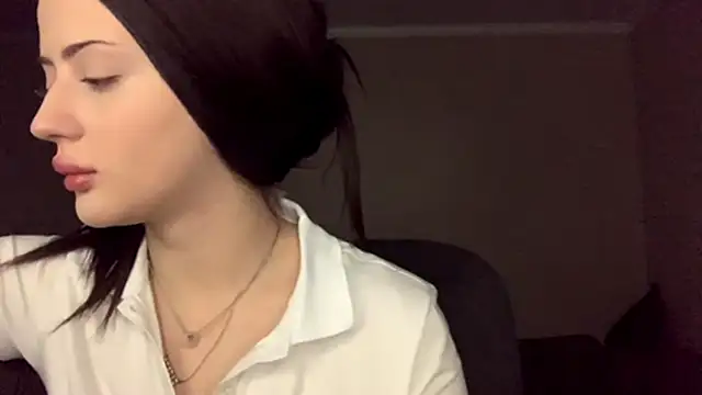 RuthGarner online show from 10-31-25, 02:40